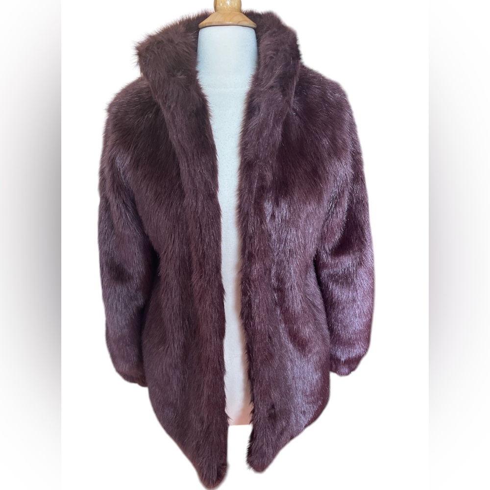 Forever 21 Luxurious Faux Fur Jacket in Rich Purple w/pockets lined Size Large
